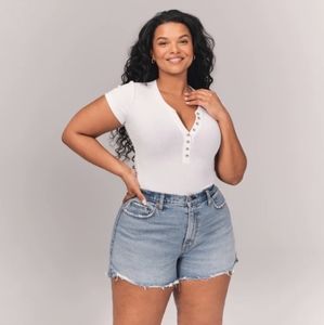 Abercrombie Curve Love High Rise Mom Short, 27/4